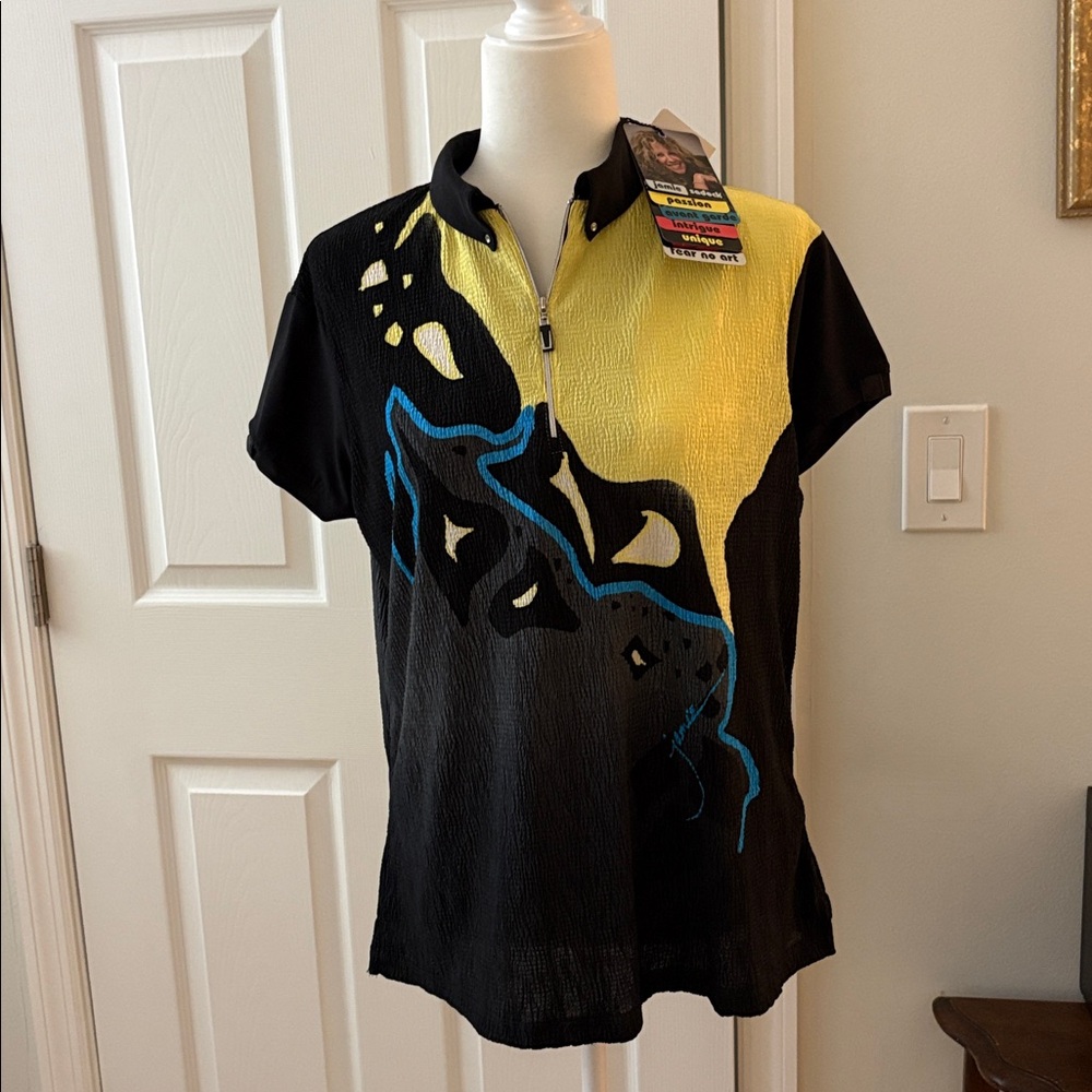 NWT Jamie Sadock Black and Yellow Graphic Short Sleeve Top
Size L